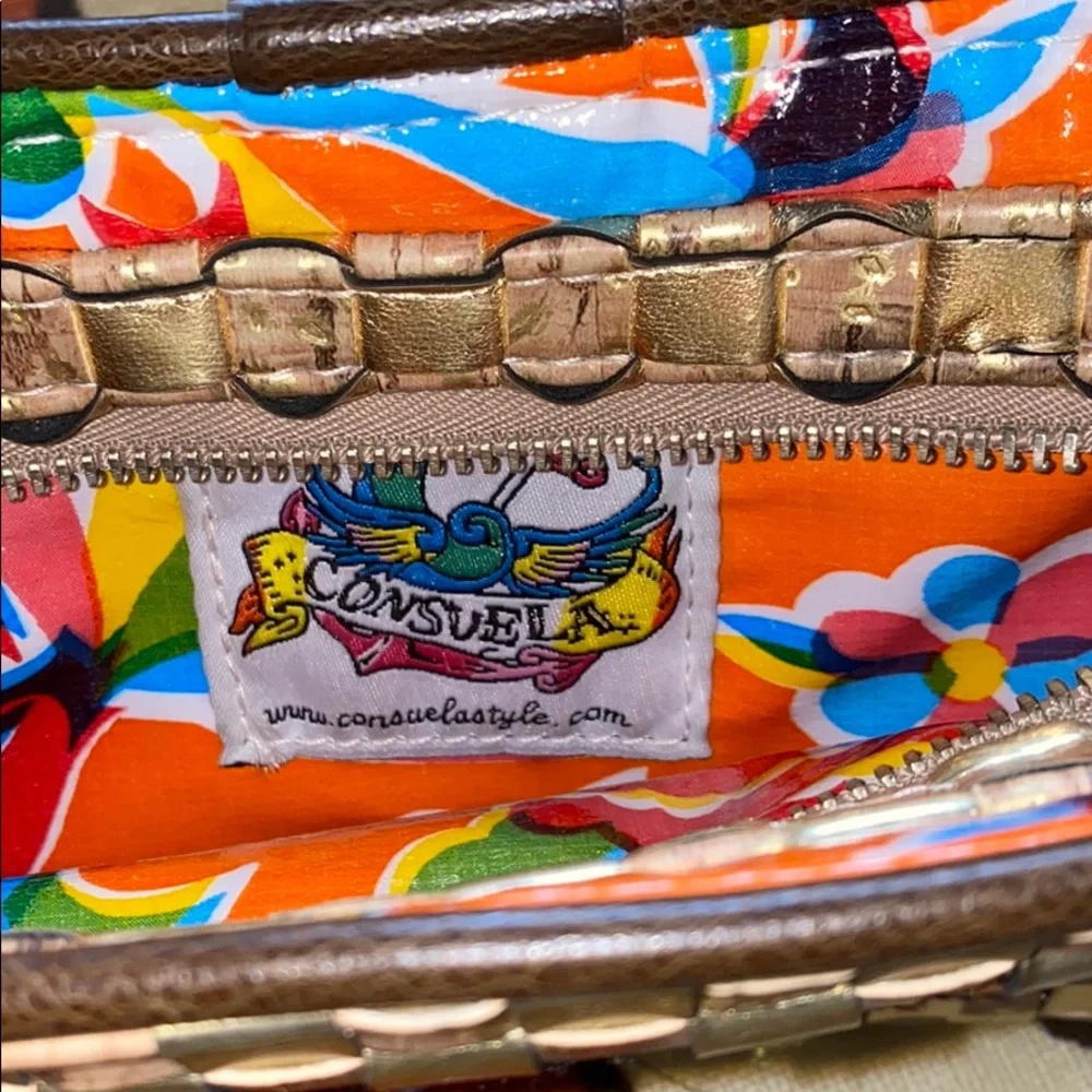 Consuela Wrislet - Picture 4 of 7